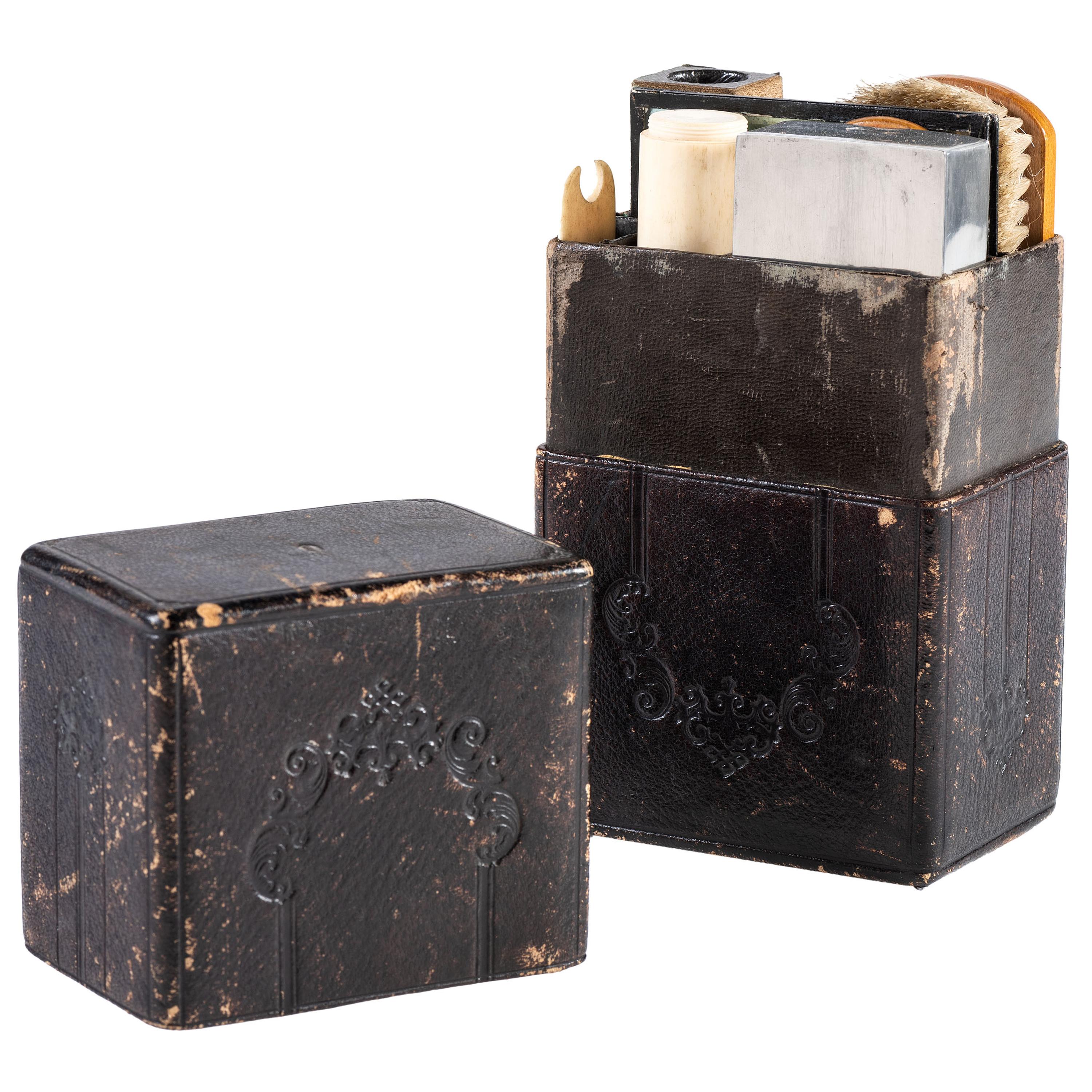 Civil War-period officer's grooming kit. Manufactured by Edw. Christmann, Philadelphia, PA.