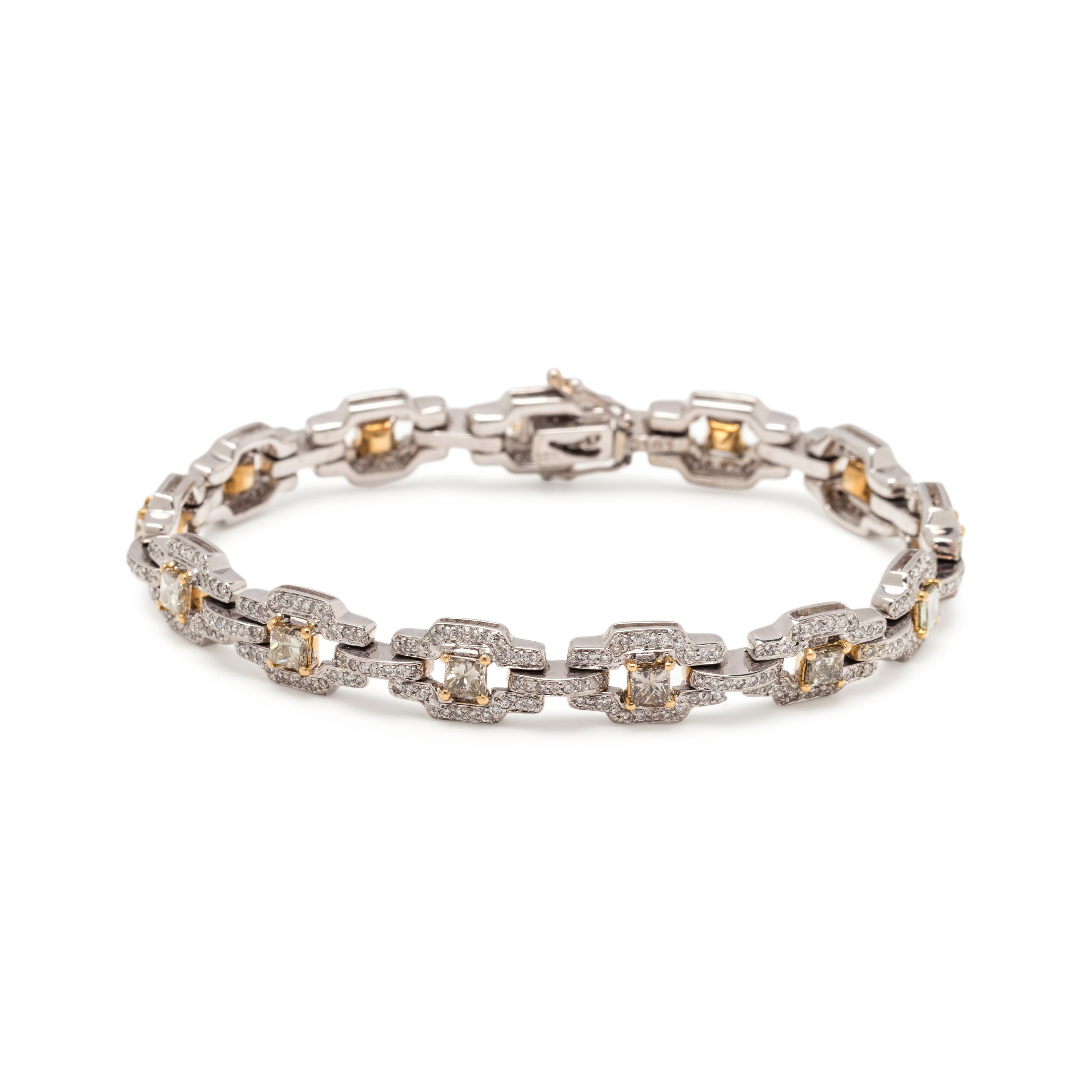COLORED DIAMOND AND DIAMOND BRACELET