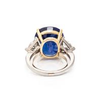 SAPPHIRE AND DIAMOND RING