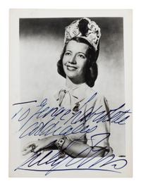 [20TH-CENTURY OPERA SINGERS]. A group of 6 photographs of opera singers from the 1940s, most signed, comprising images of: