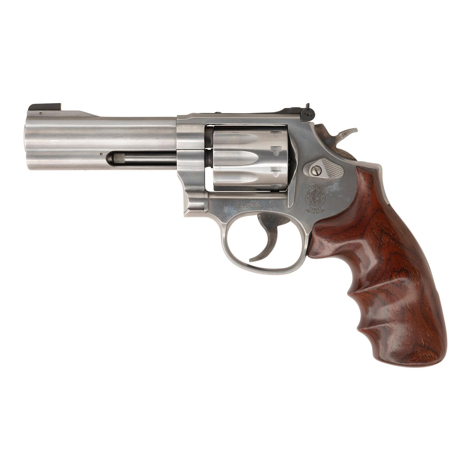 *Smith & Wesson Model 617-4 in Box with Accessories