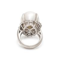 CULTURED SOUTH SEA PEARL AND DIAMOND RING