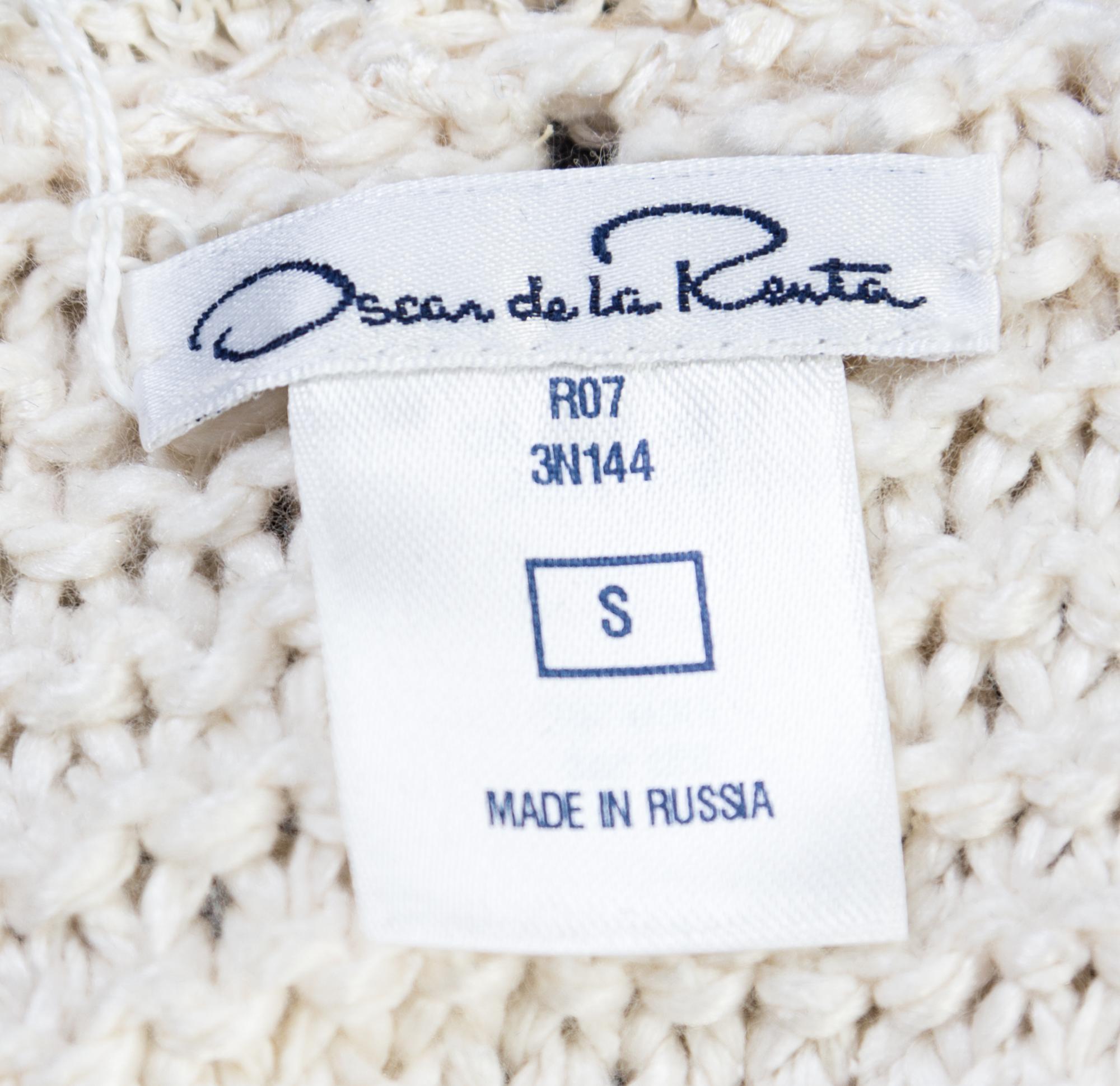 An Oscar de la Renta Knit Ivory Top, Size S.
