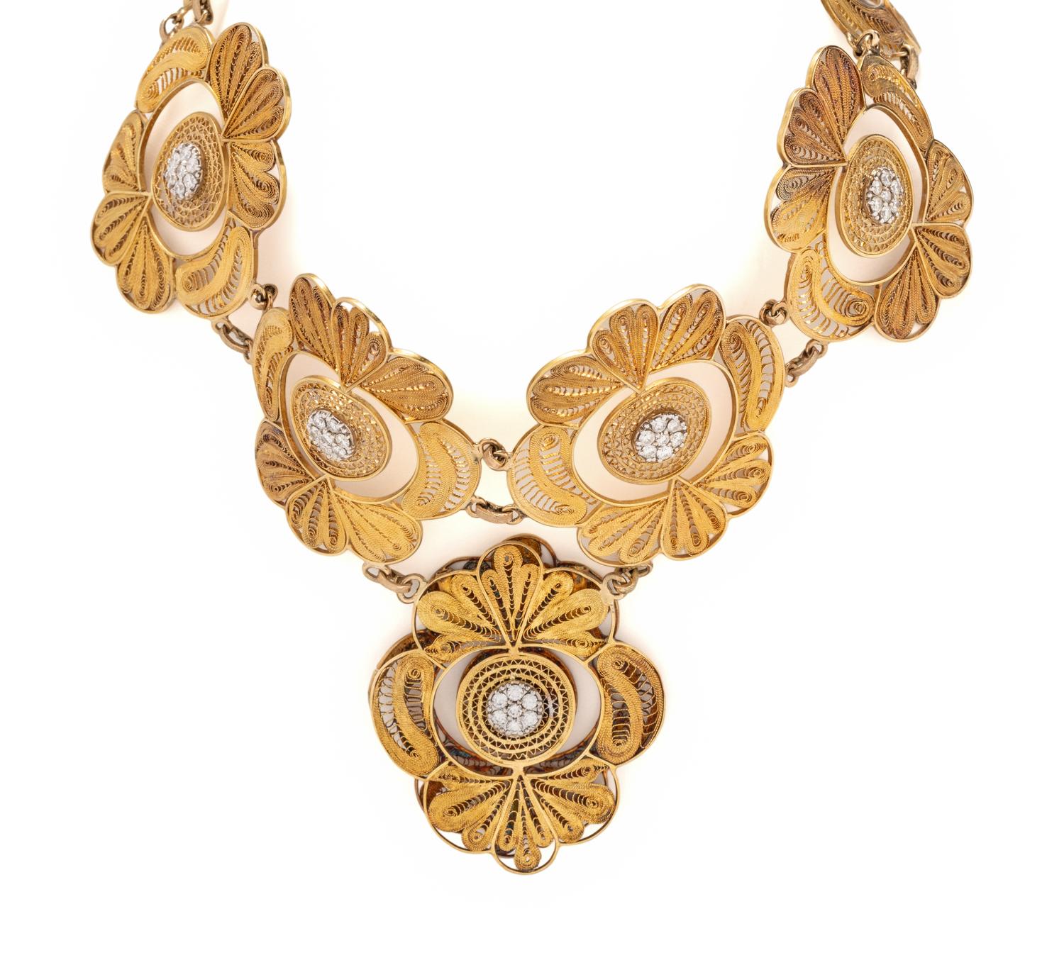 YELLOW GOLD AND DIAMOND COLLAR NECKLACE