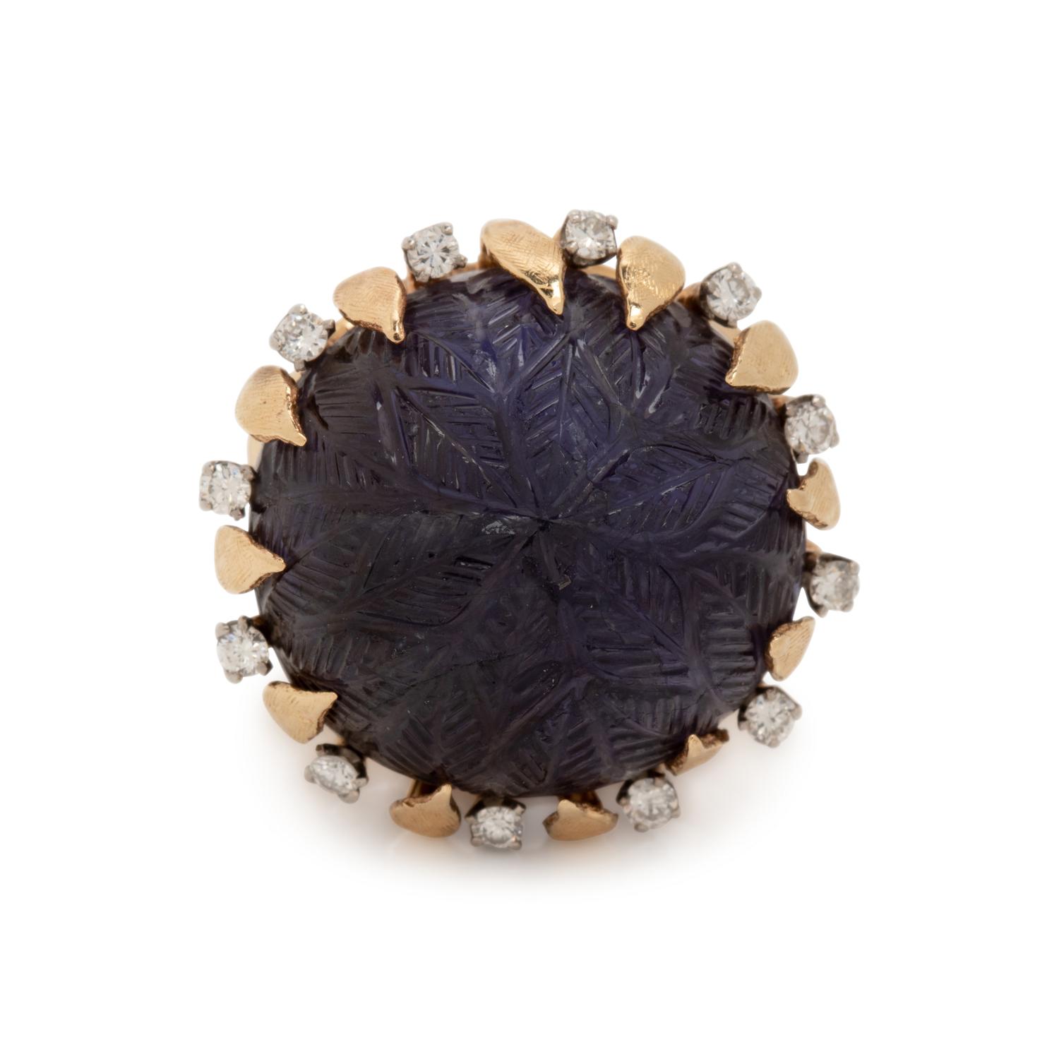 SAPPHIRE AND DIAMOND RING