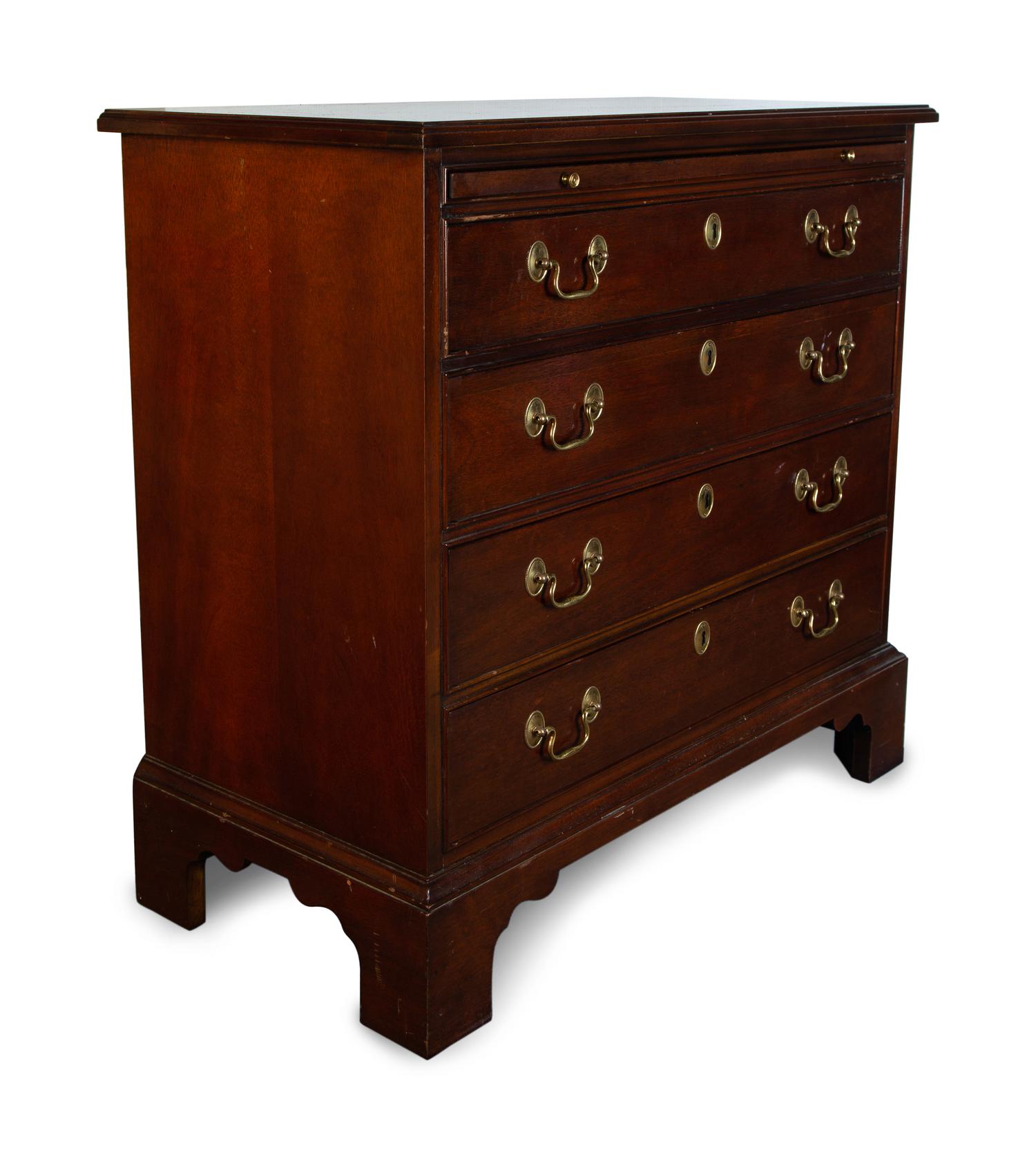 An English George I Style Mahogany Chest of Drawers — LATE 20TH CENTURY