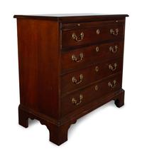 An English George I Style Mahogany Chest of Drawers — LATE 20TH CENTURY