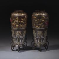 A Pair of Japanese Kaga Style Mixed Metal-Inlaid and Patinated Bronze Vases, Attributed to Suzuki Chokichi, Meiji Period — 日本明治時期 或爲鈴木長吉造 銅瓶一對