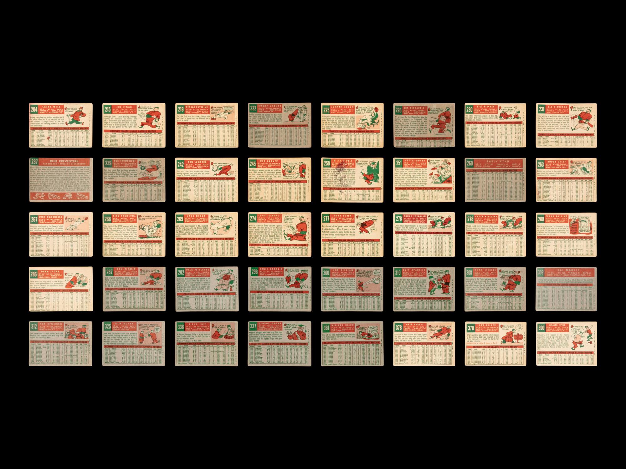 A Collection of 1959 Topps Baseball Cards Including Multiple Hall of Famers (86)