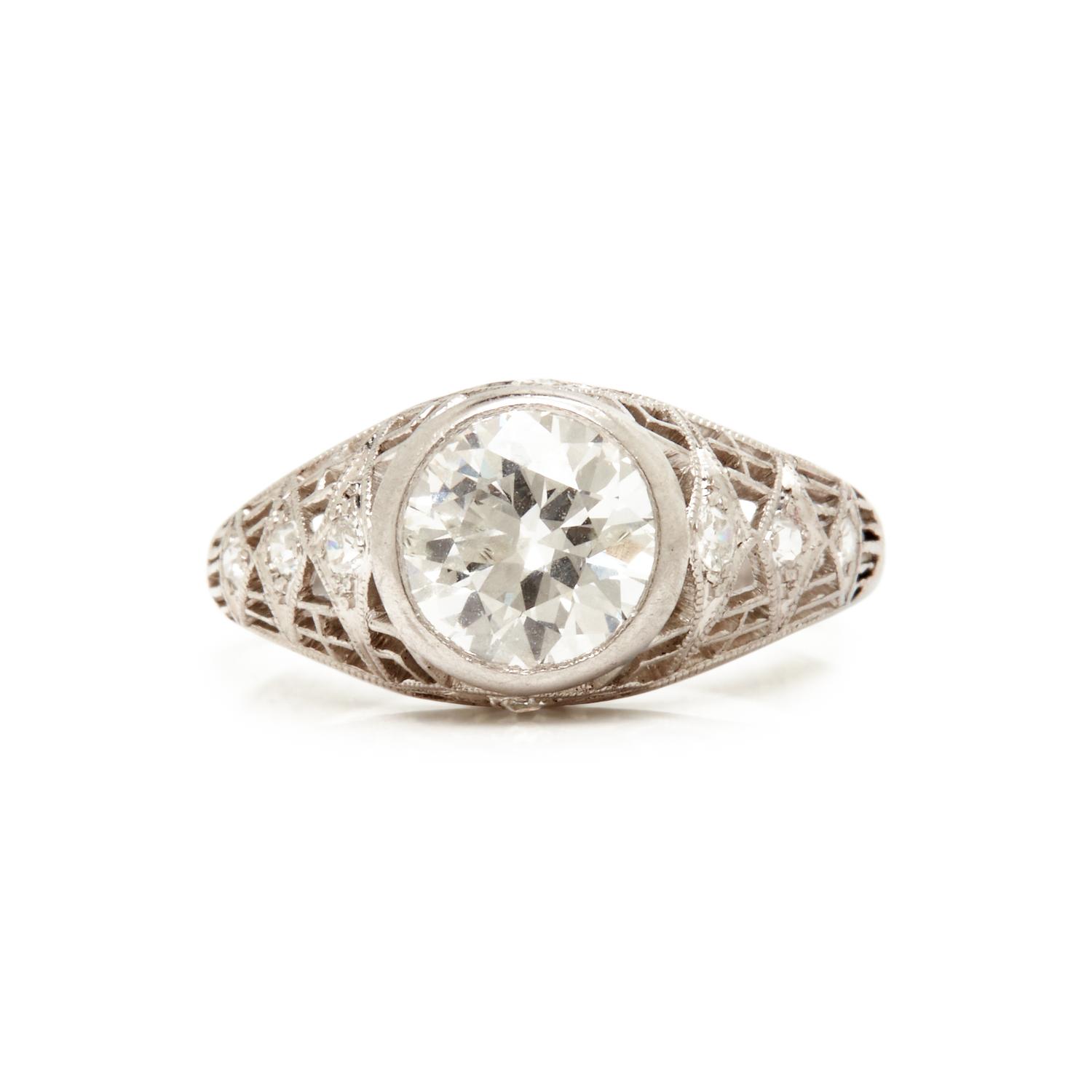 EDWARDIAN, PLATINUM AND DIAMOND RING