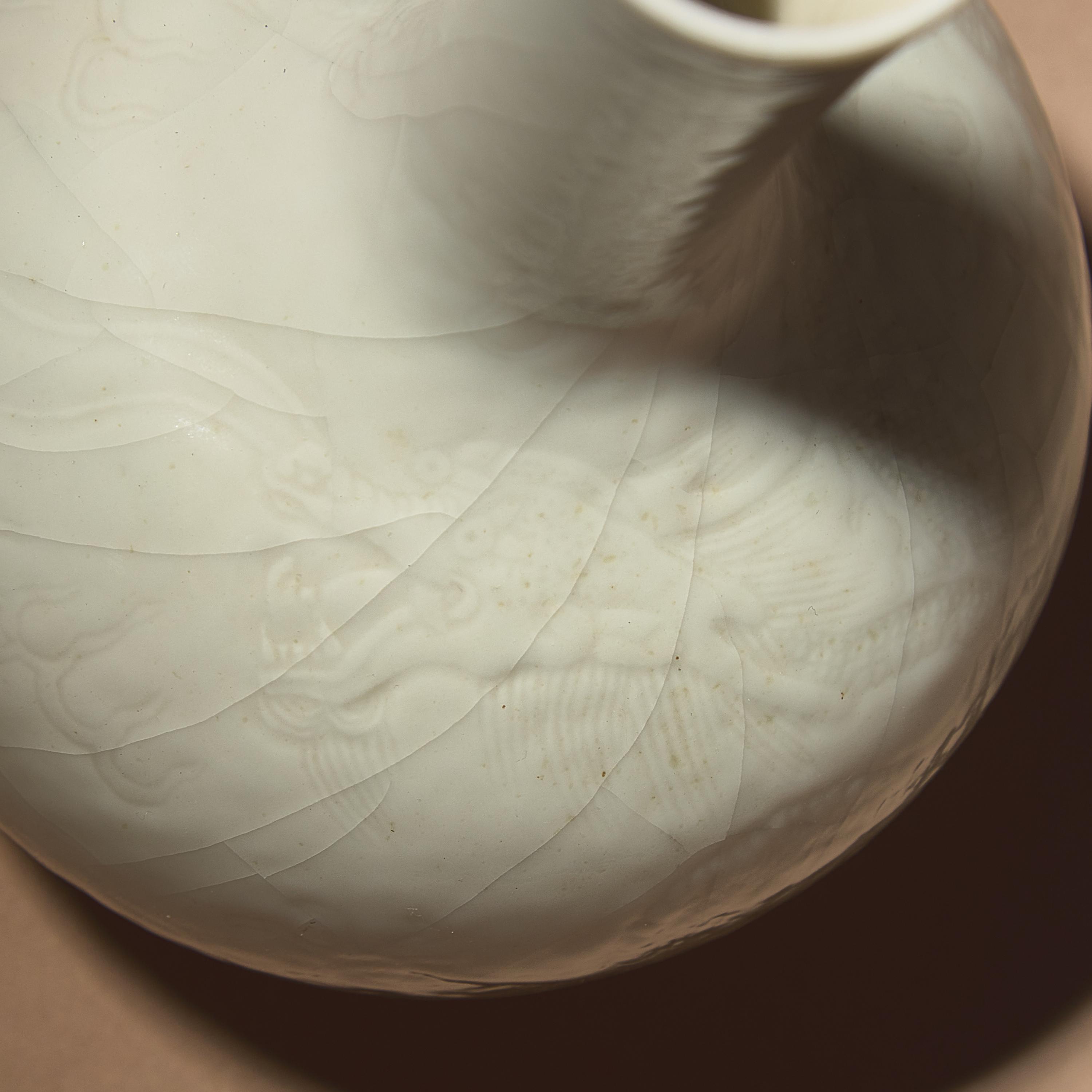 Three Chinese White Glazed Porcelain Vases, Mid Qing Dynasty — 清中期 德化白瓷瓶三件