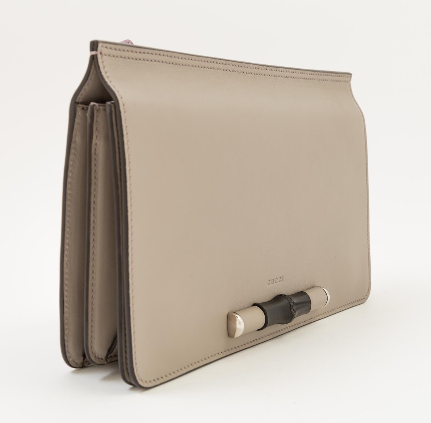 A Gucci Grey Leather Shoulder Bag, 11.75" x 7.5" x 1.5"; Strap drop: 15".