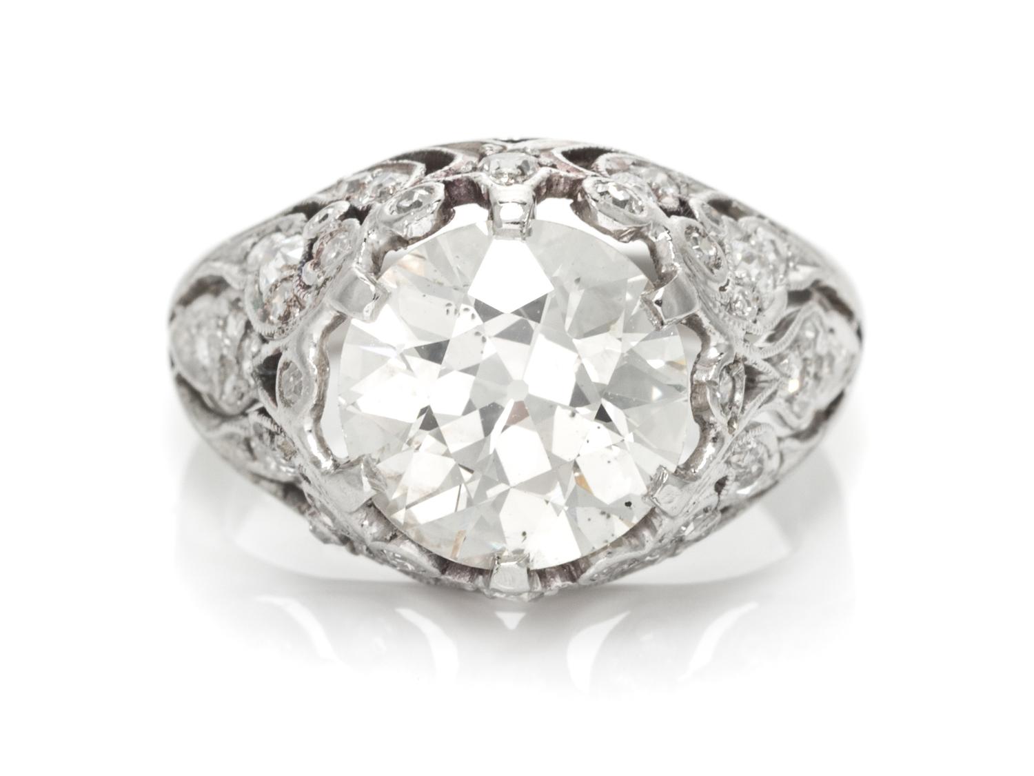 An Art Deco Platinum and Diamond Ring, 4.40 dwts.