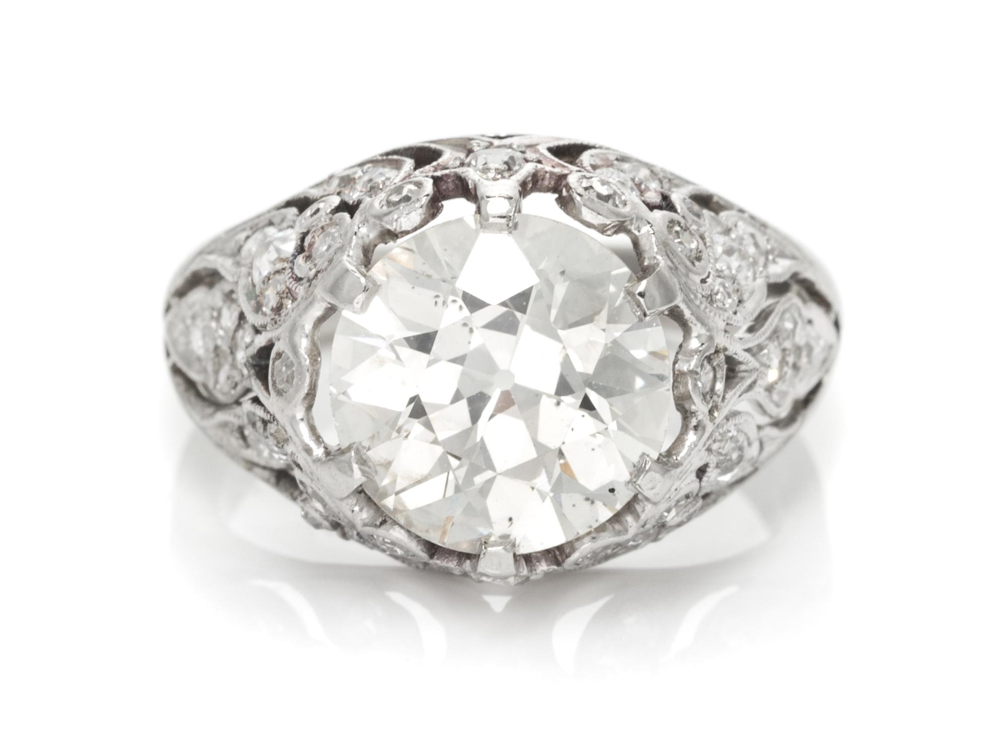An Art Deco Platinum and Diamond Ring, 4.40 dwts.
