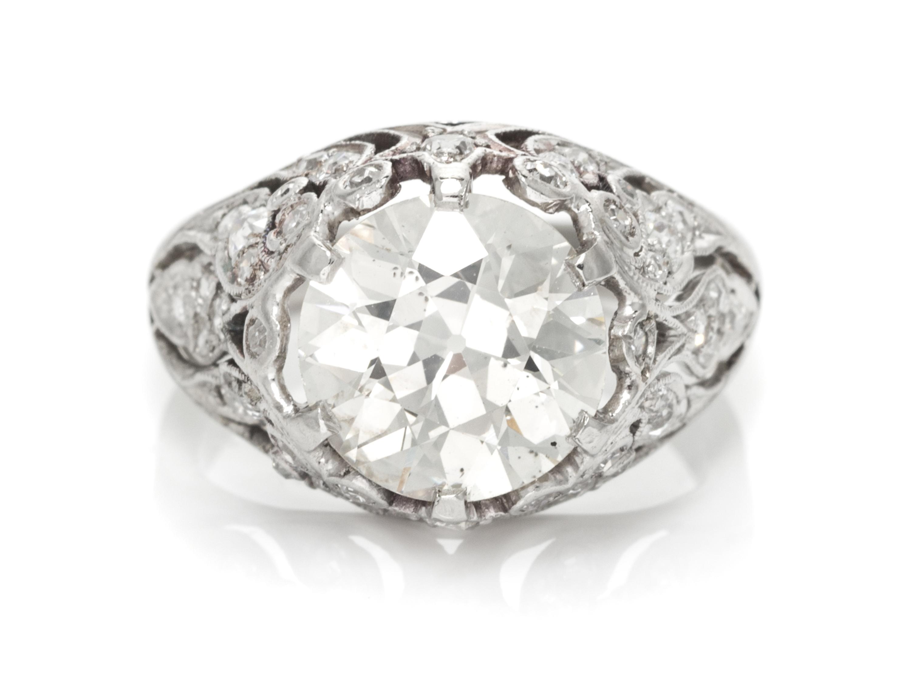 An Art Deco Platinum and Diamond Ring, 4.40 dwts.