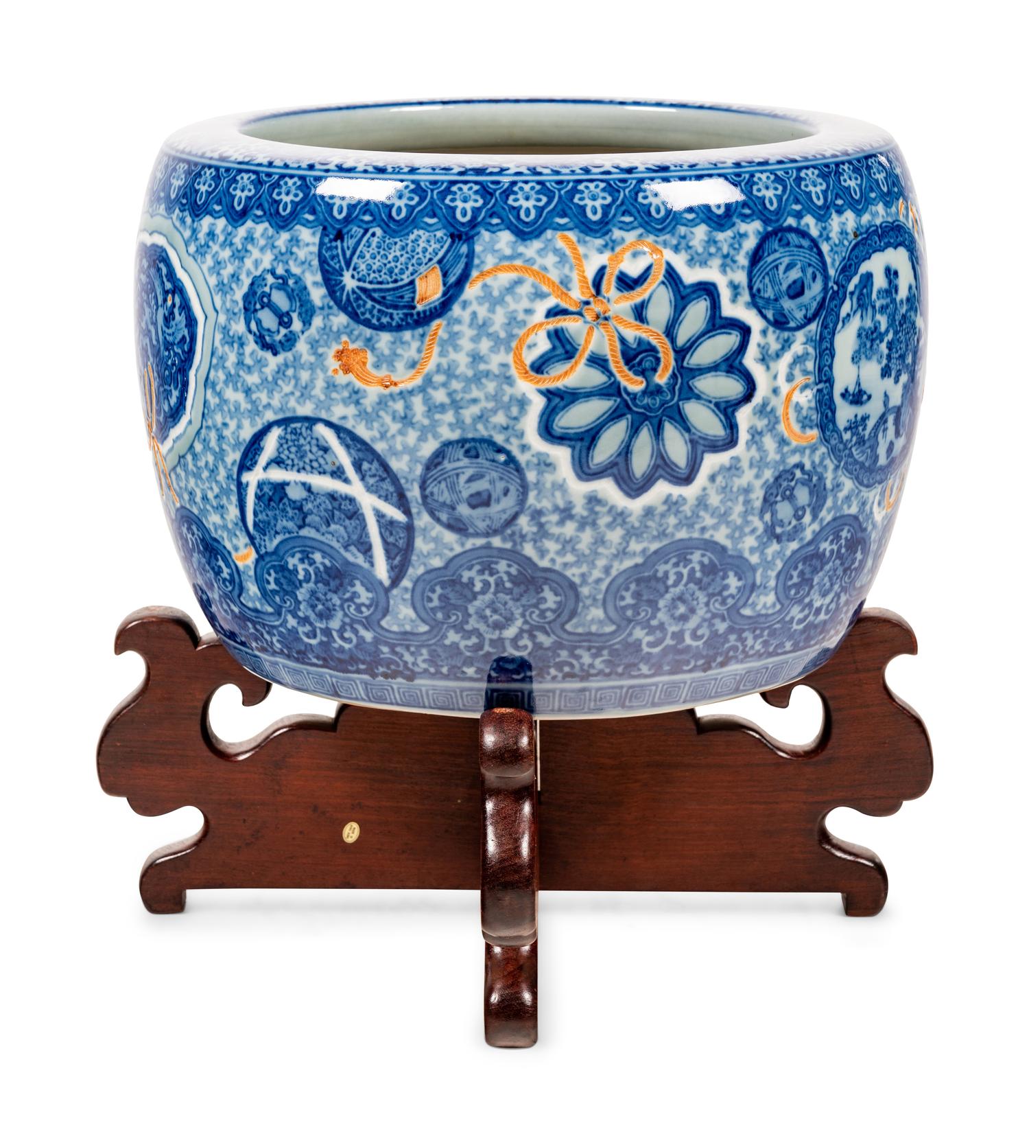 A Japanese Porcelain Jardinière