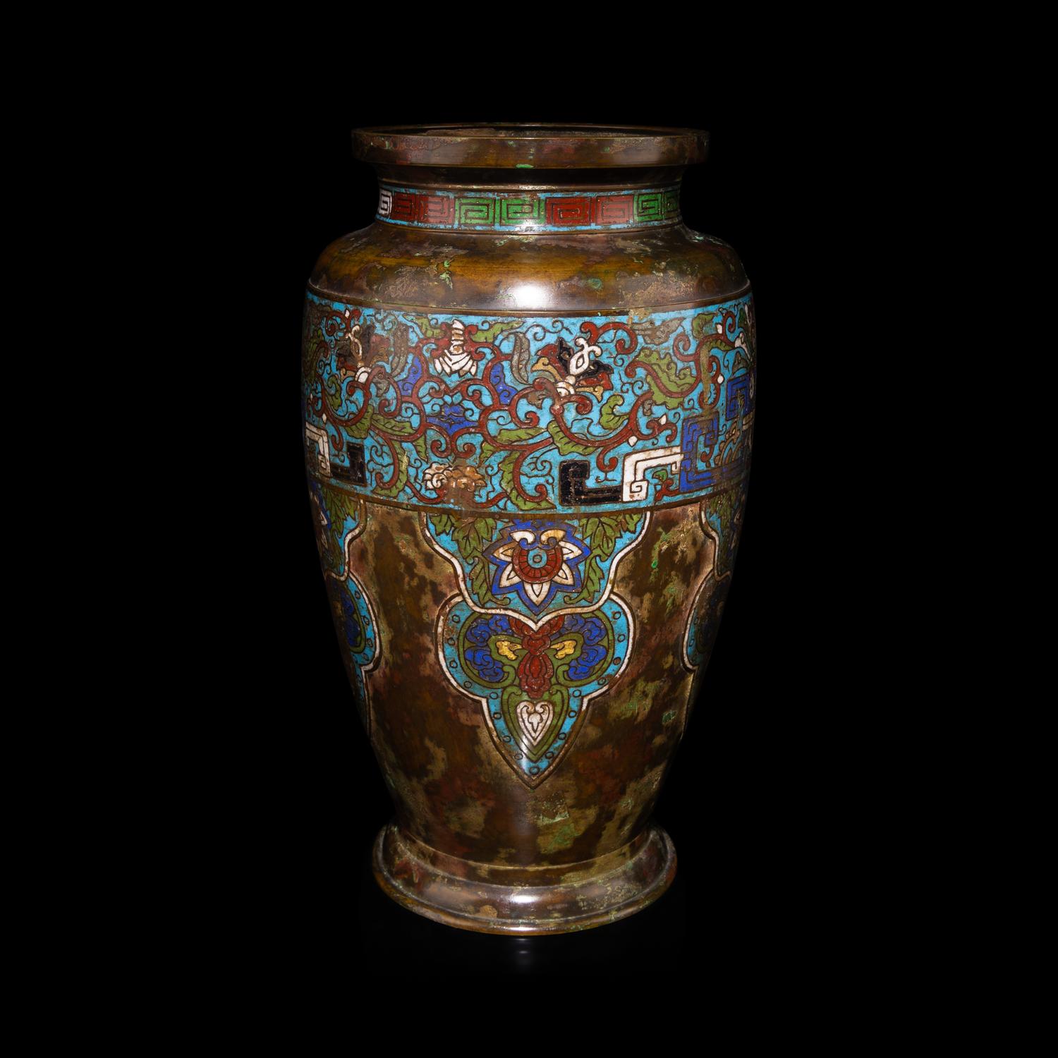 A Japanese Archaic Style Cloisonné Enamel and Bronze Vase, 19th Century — 十九世紀 日本銅胎掐絲琺琅仿古大瓶