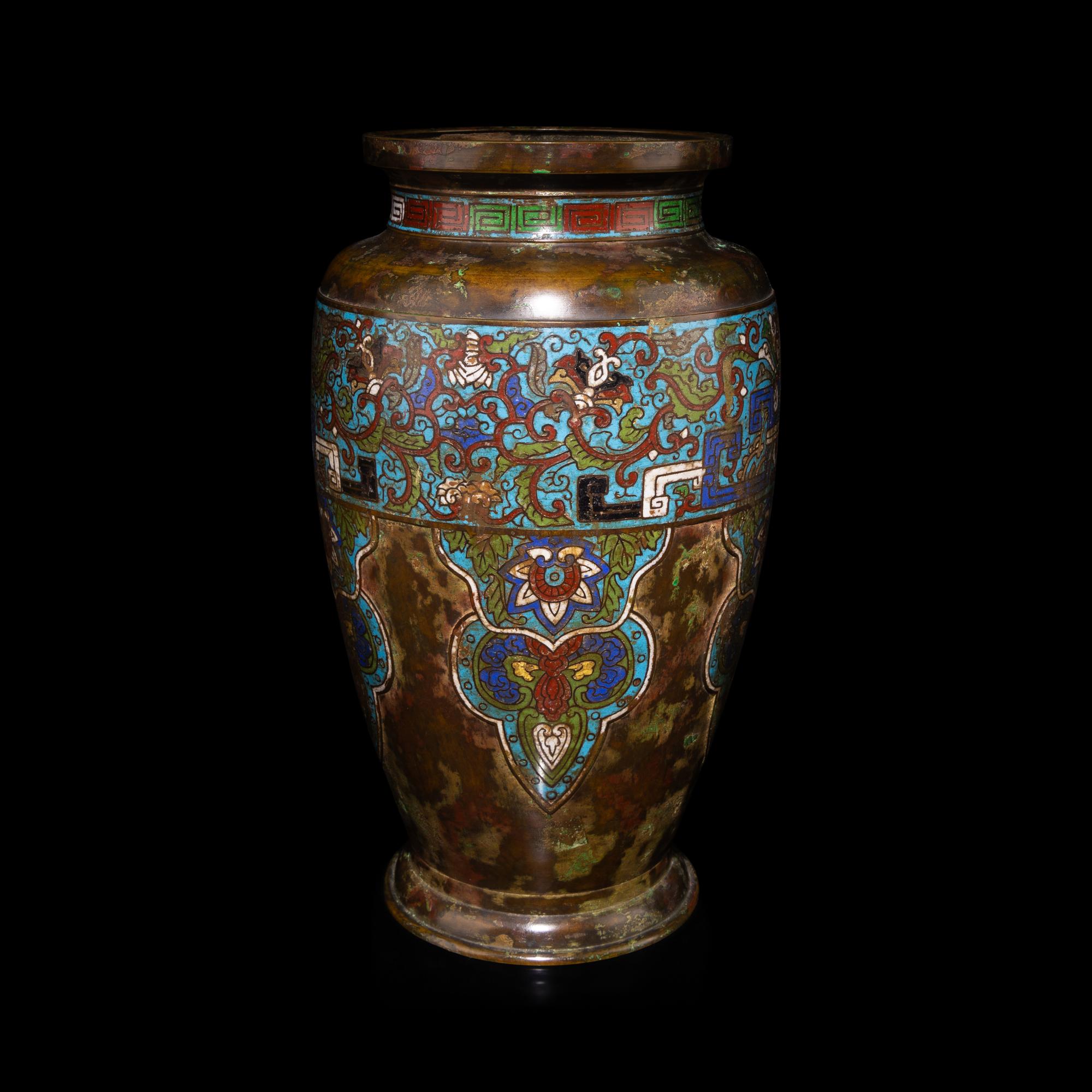 A Japanese Archaic Style Cloisonné Enamel and Bronze Vase, 19th Century — 十九世紀 日本銅胎掐絲琺琅仿古大瓶