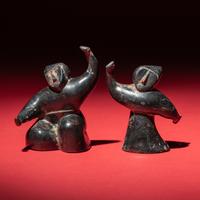 Two Chinese Black and Red Lacquered Pottery 'Dancing Figures', Warring States or Later — 戰國或以後 黑陶朱漆舞俑两只