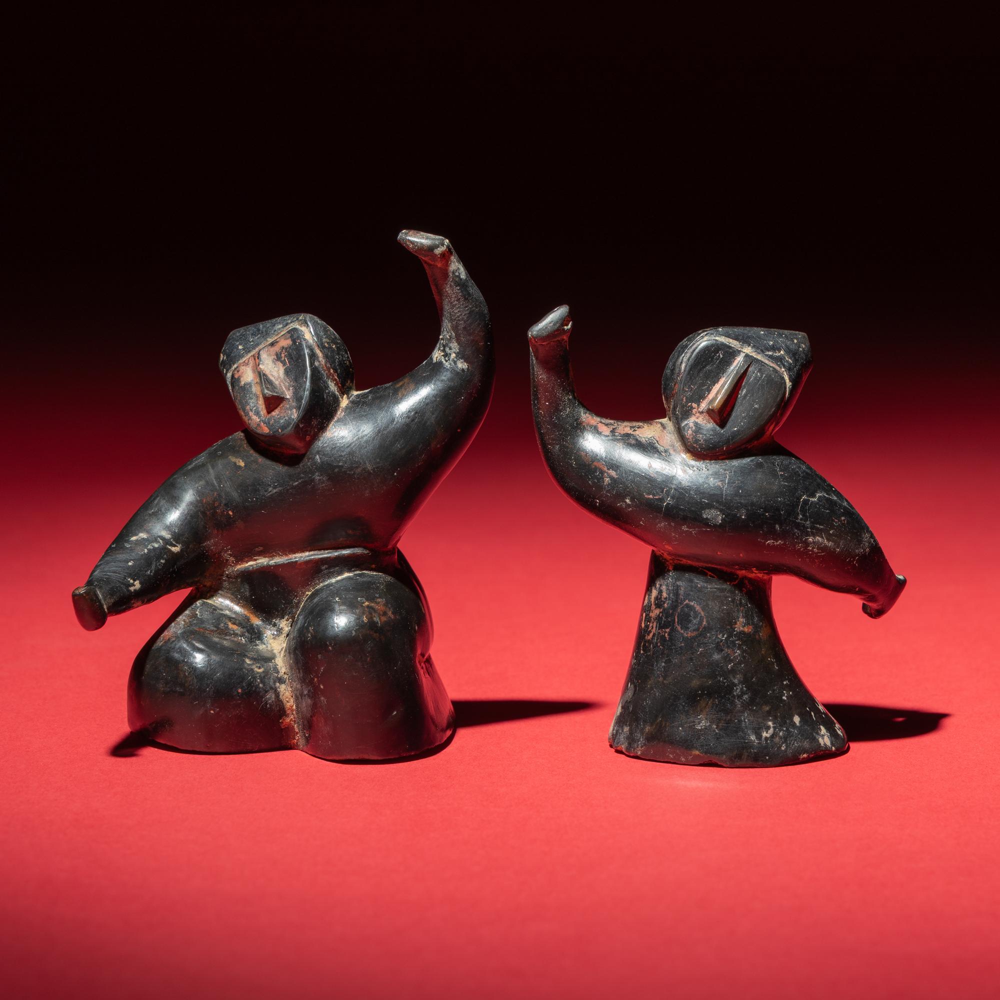 Two Chinese Black and Red Lacquered Pottery 'Dancing Figures', Warring States or Later — 戰國或以後 黑陶朱漆舞俑两只