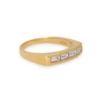 YELLOW GOLD AND DIAMOND RING