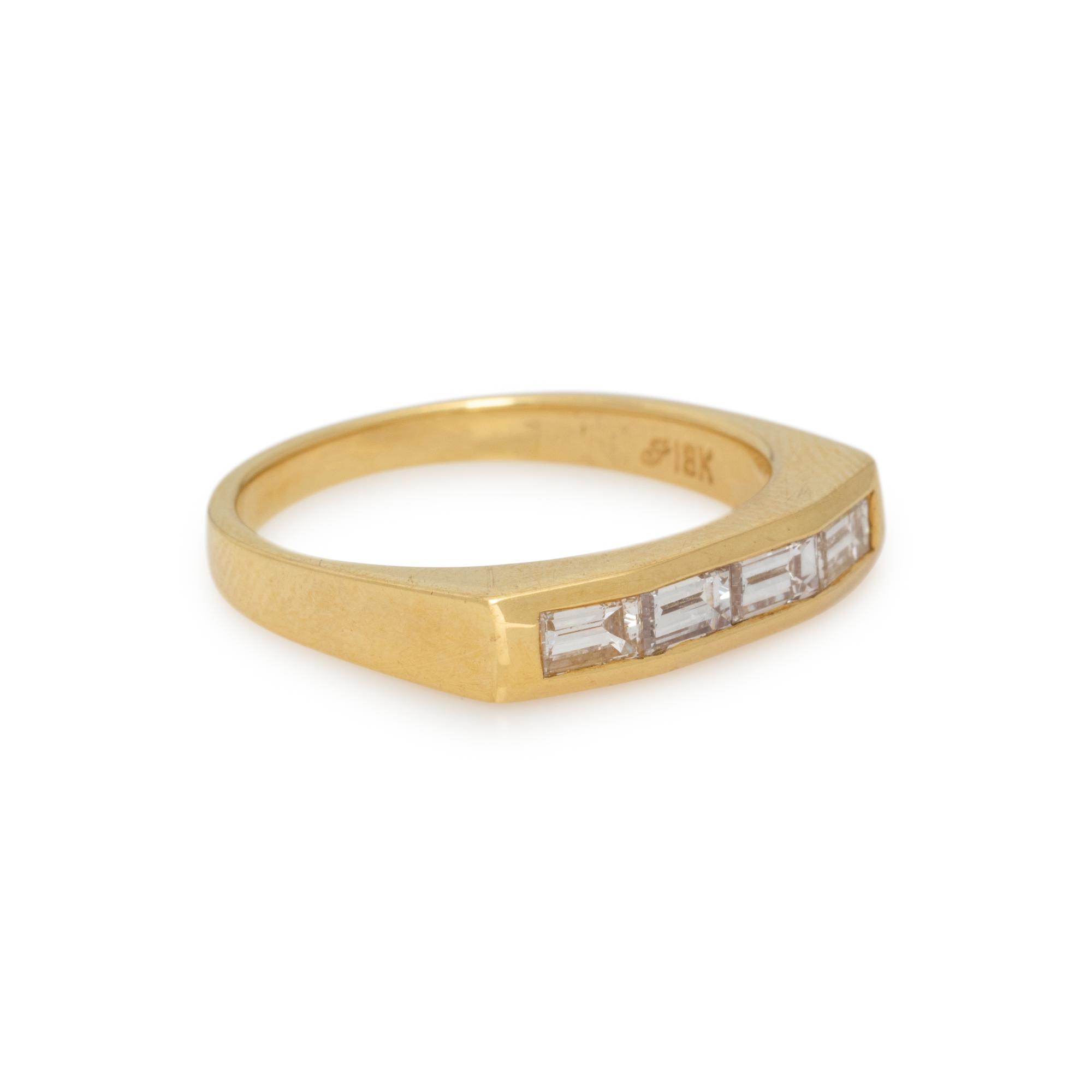 YELLOW GOLD AND DIAMOND RING
