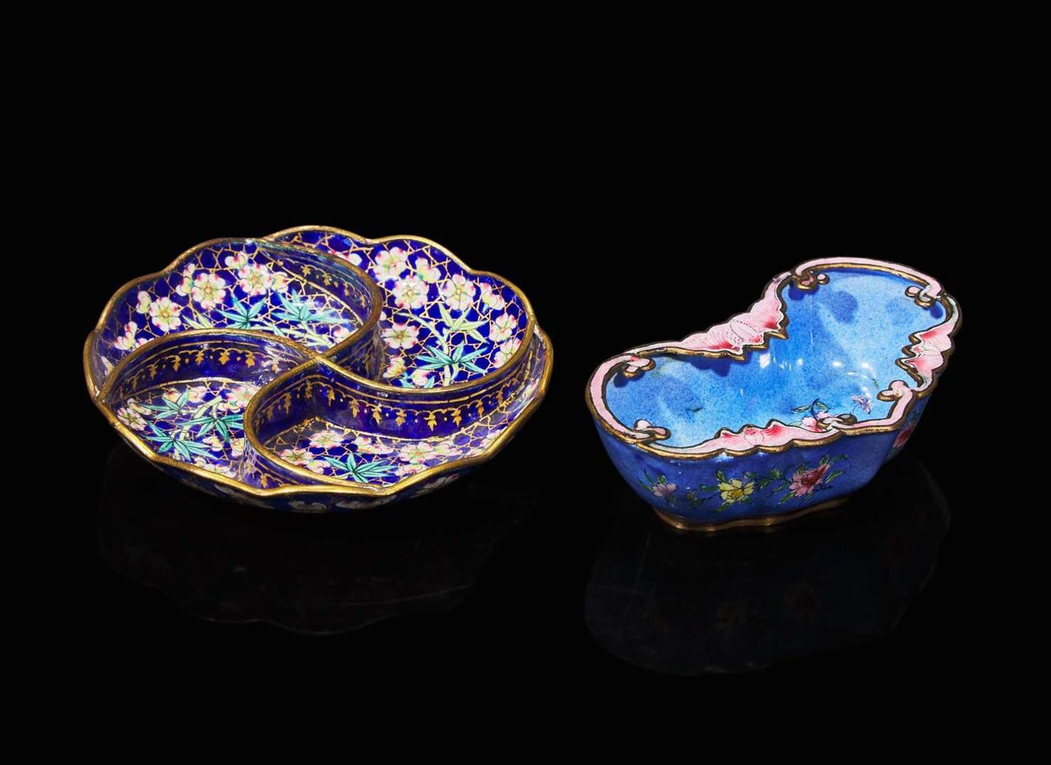A Canton enamel sectioned dish and a water coupe, Qing to early Republic period 銅胎畫琺瑯小碟兩件 清至民國初