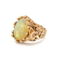 YELLOW GOLD AND OPAL RING