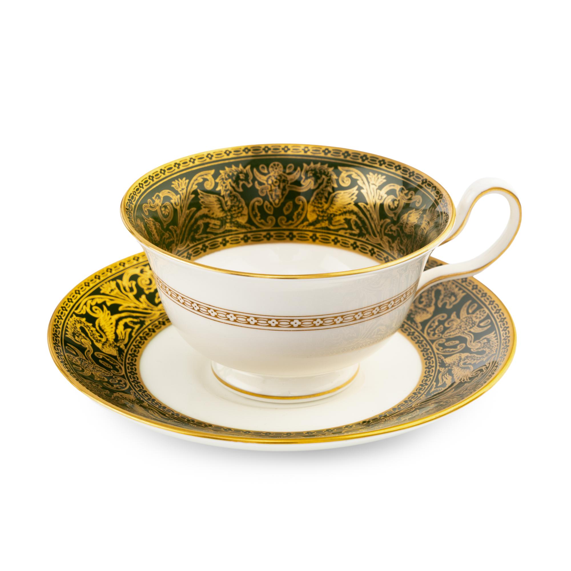 A Wedgwood Porcelain Florentine Dinner Service