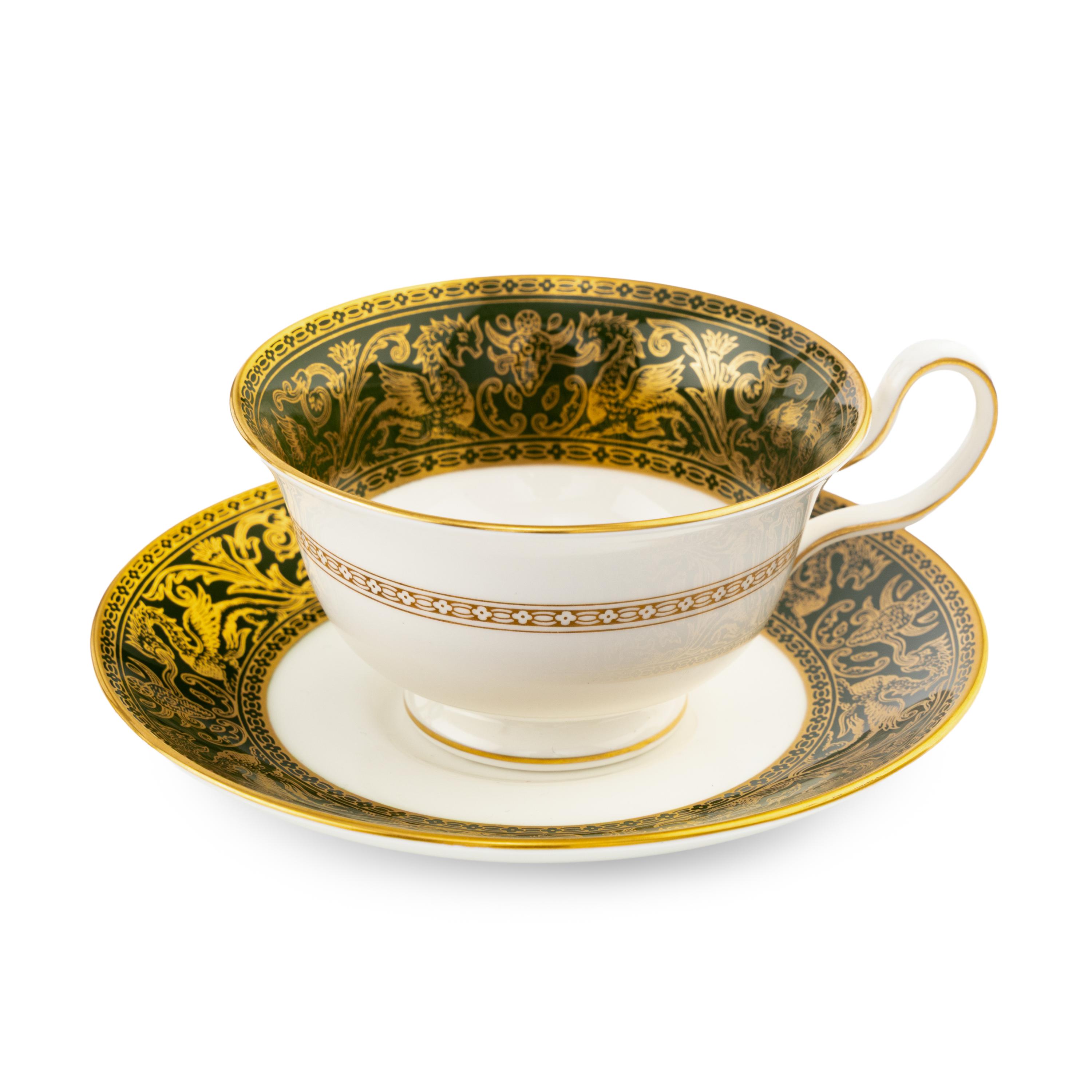 A Wedgwood Porcelain Florentine Dinner Service