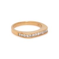 YELLOW GOLD AND DIAMOND RING