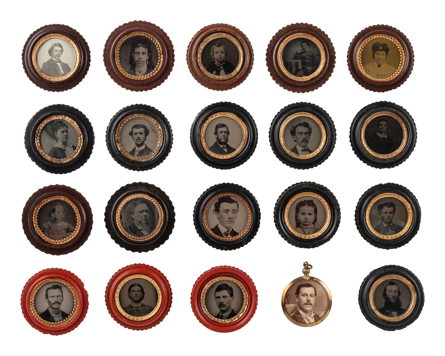 [EARLY PHOTOGRAPHY]. A group of 17 brown, black, and red "oreo" Union cases.