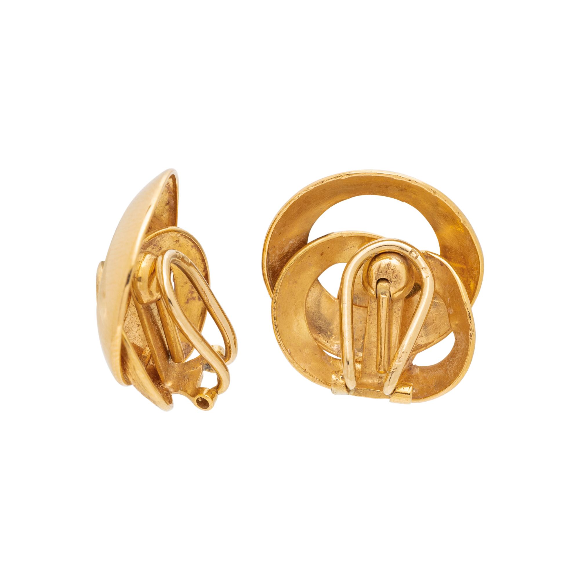 YELLOW GOLD BRACELET AND EARCLIPS