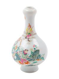 A Famille Rose Porcelain 'Garlic Head' Bottle Vase