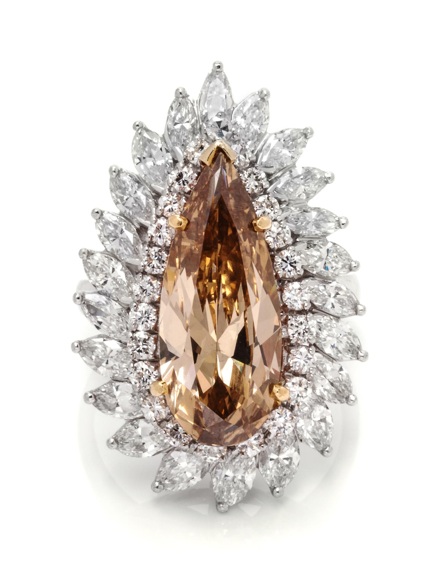 FANCY BROWN-YELLOW DIAMOND AND DIAMOND RING-DANT