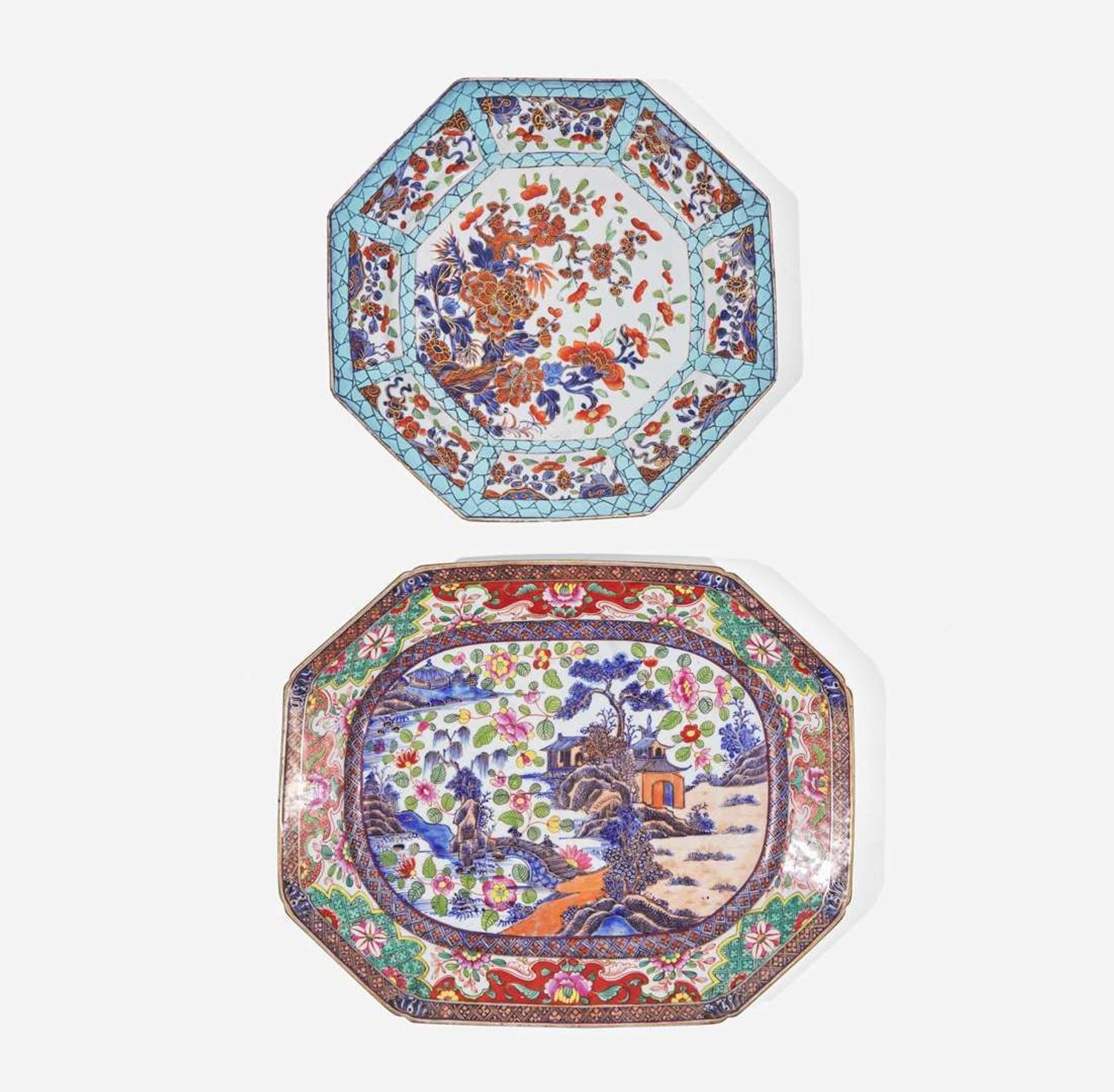 A Chinese export clobbered porcelain octagonal charger and a platter 外銷瓷盤兩件 18th and early 19th century????????
