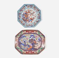 A Chinese export clobbered porcelain octagonal charger and a platter 外銷瓷盤兩件 18th and early 19th century????????