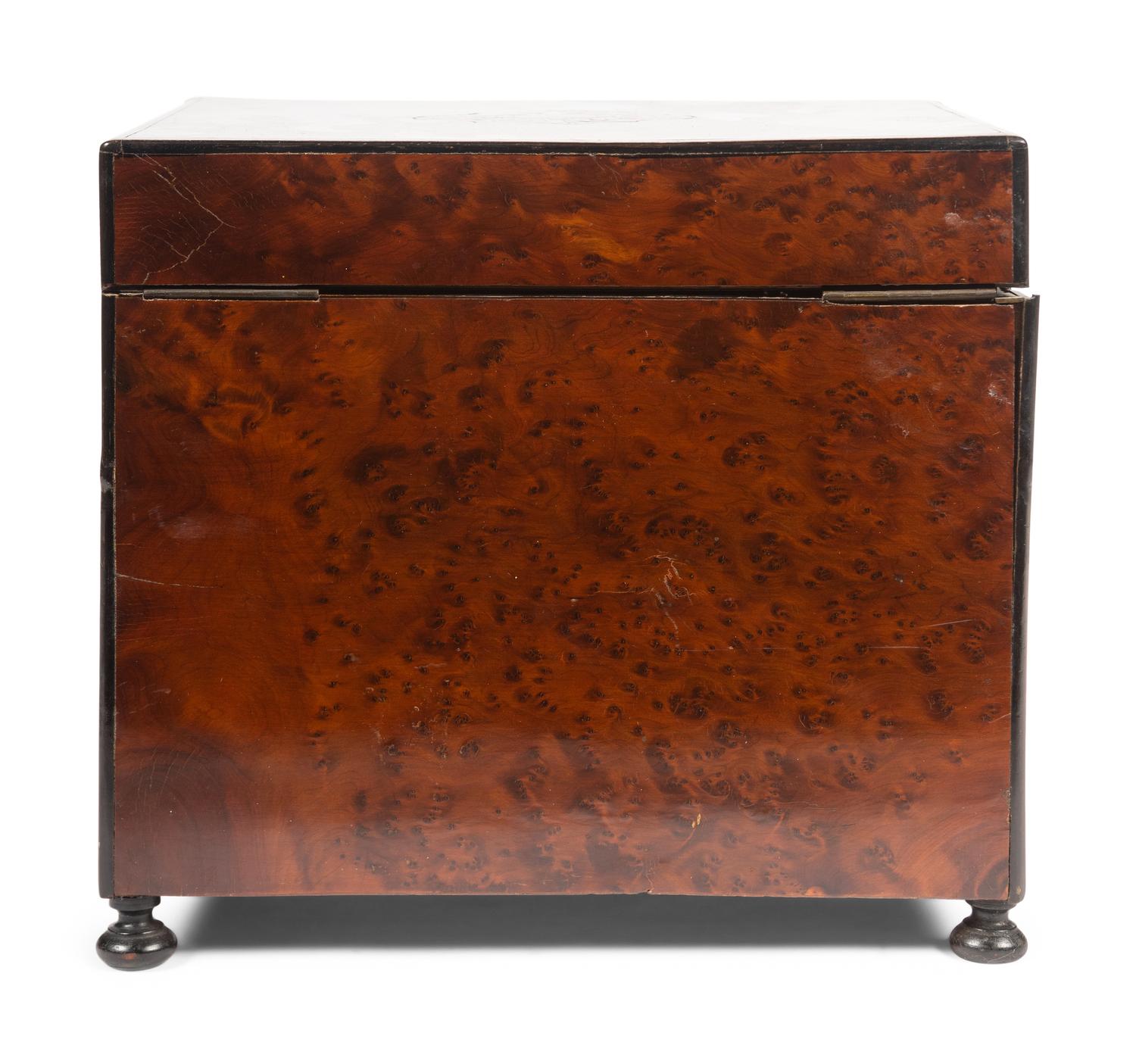 A Napoleon III Burlwood Cave à Liqueur