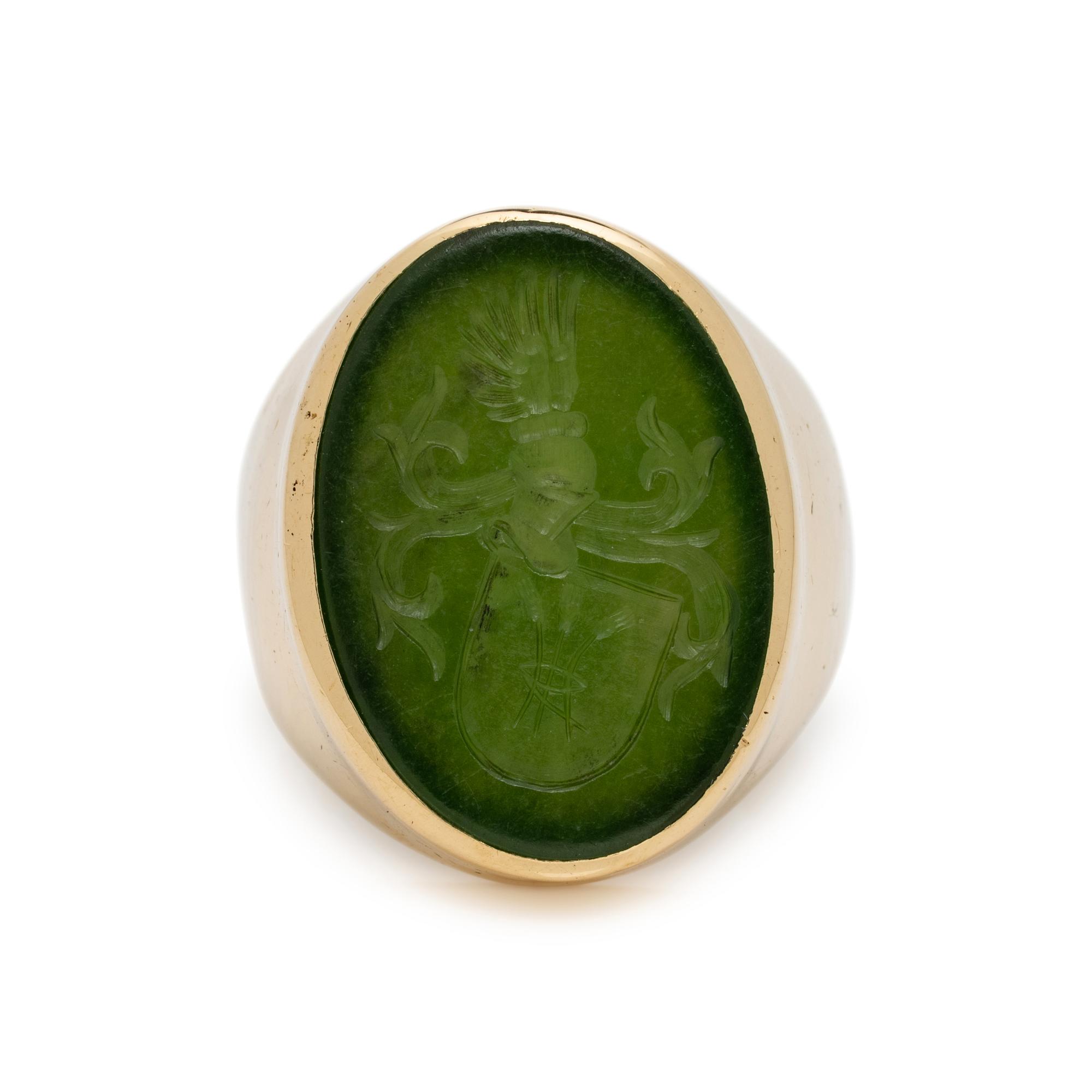 YELLOW GOLD AND NEPHRITE INTAGLIO RING