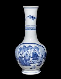 A Chinese Blue and White Porcelain Bottle Vase