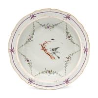 A Chinese Export Porcelain Entrée Dish and Cover