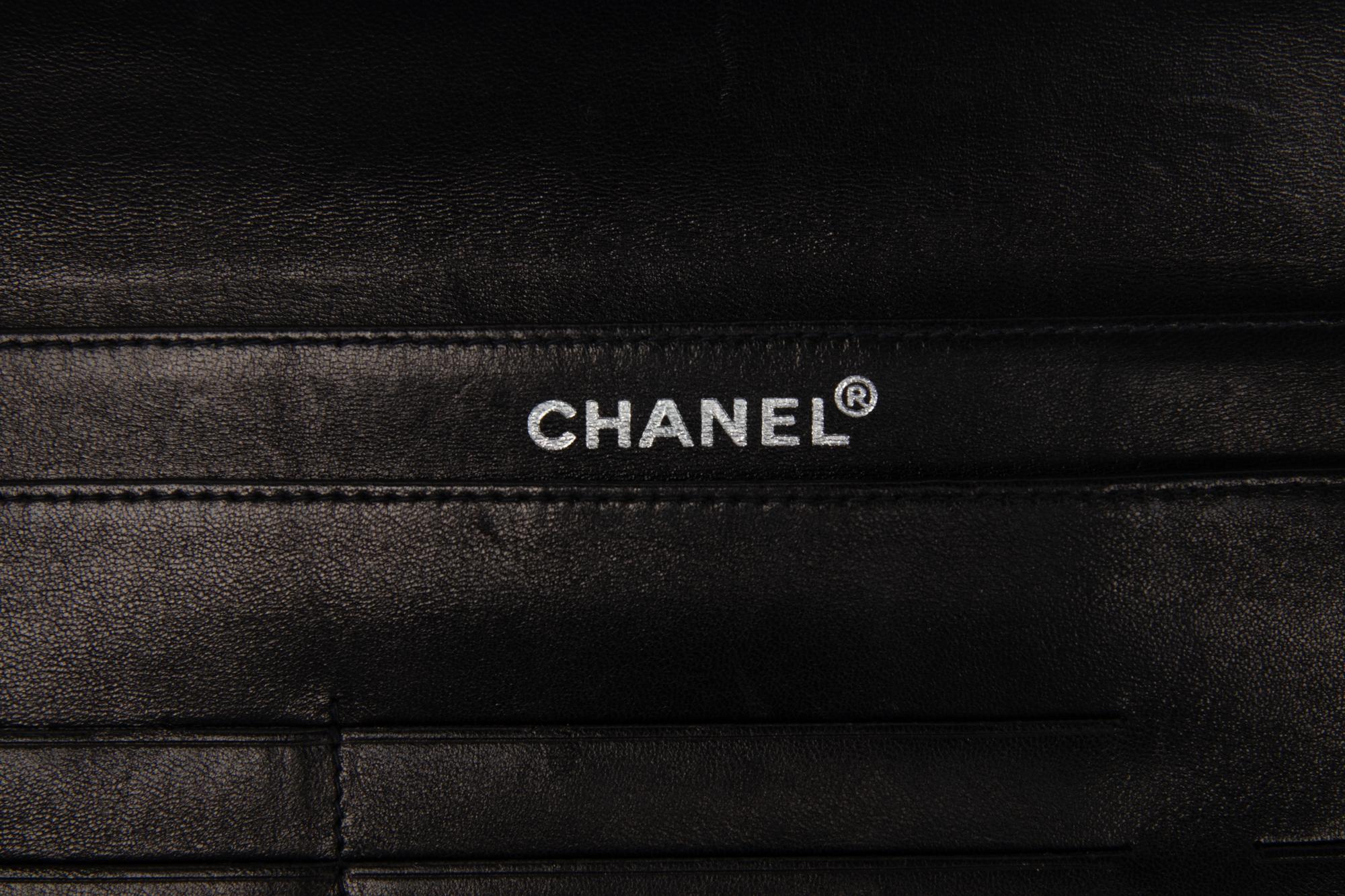 Chanel Chocolate Bar Wallet On Chain in Black Patent Leather