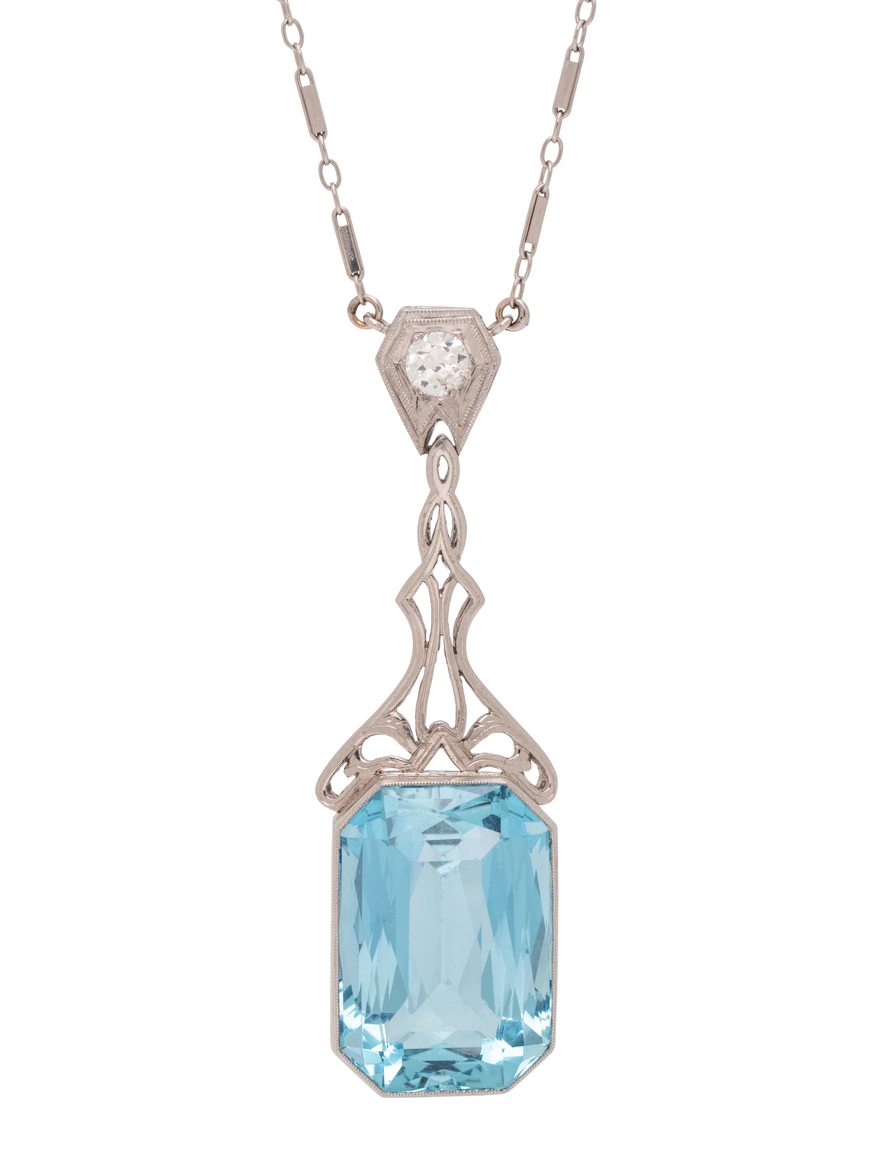 ANTIQUE, AQUAMARINE AND DIAMOND NECKLACE