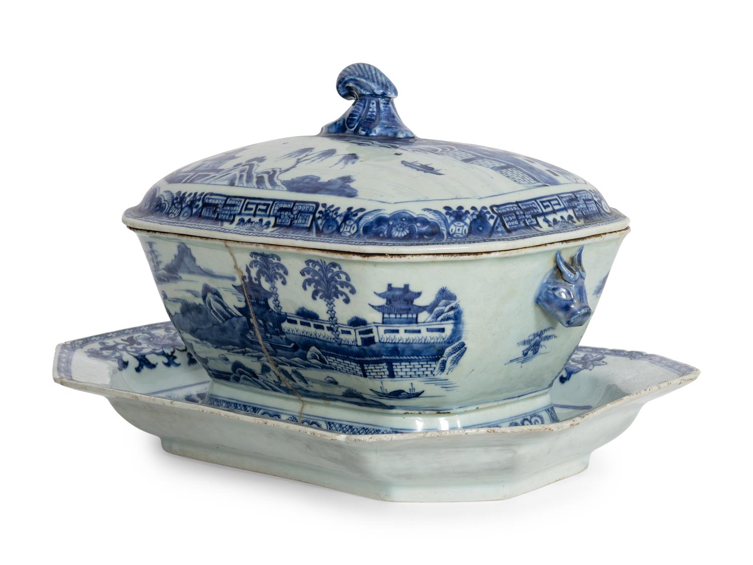 A Chinese Export Porcelain Tureen and Associated Tray