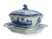 A Chinese Export Porcelain Tureen and Associated Tray