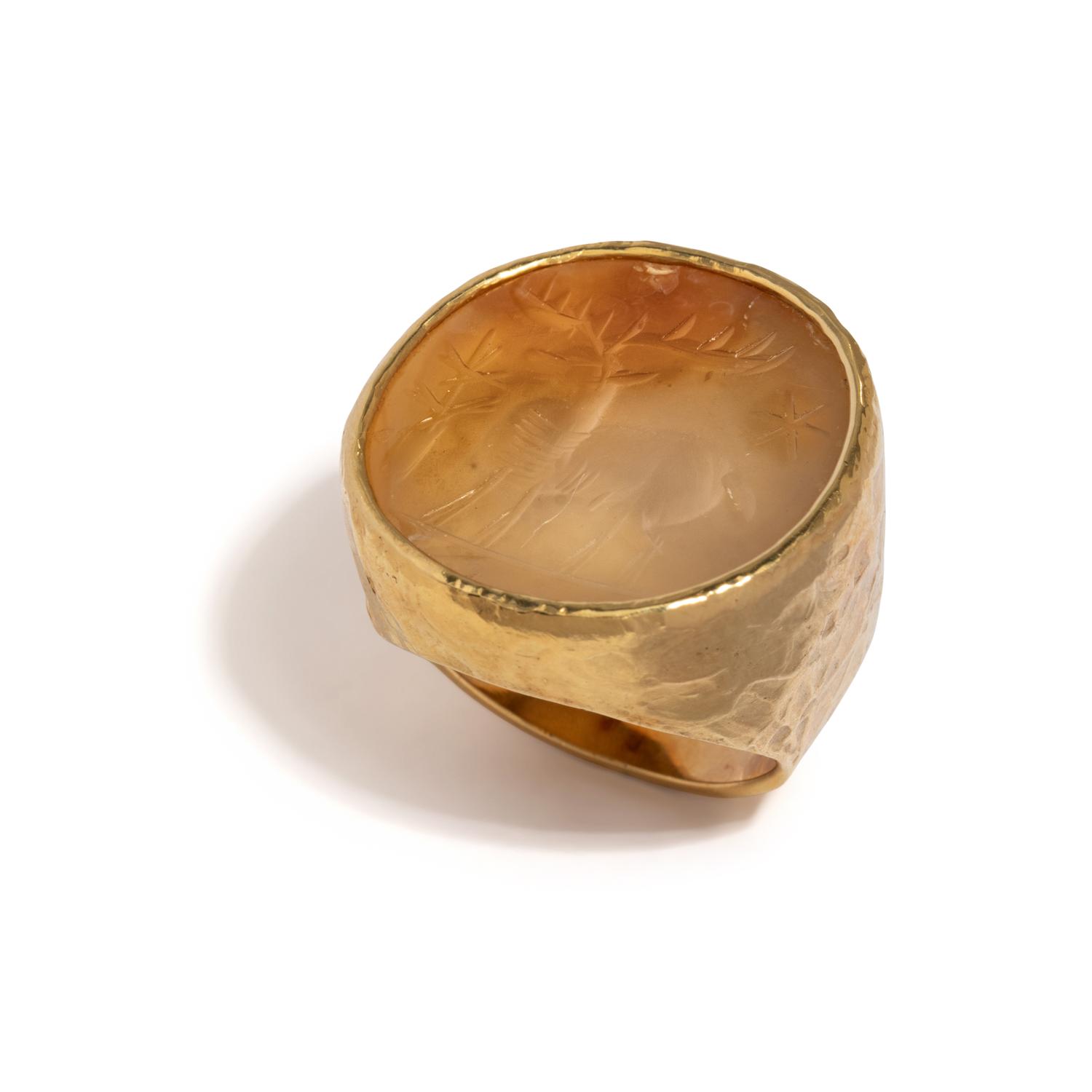 ED WIENER, YELLOW GOLD DEER INTAGLIO RING