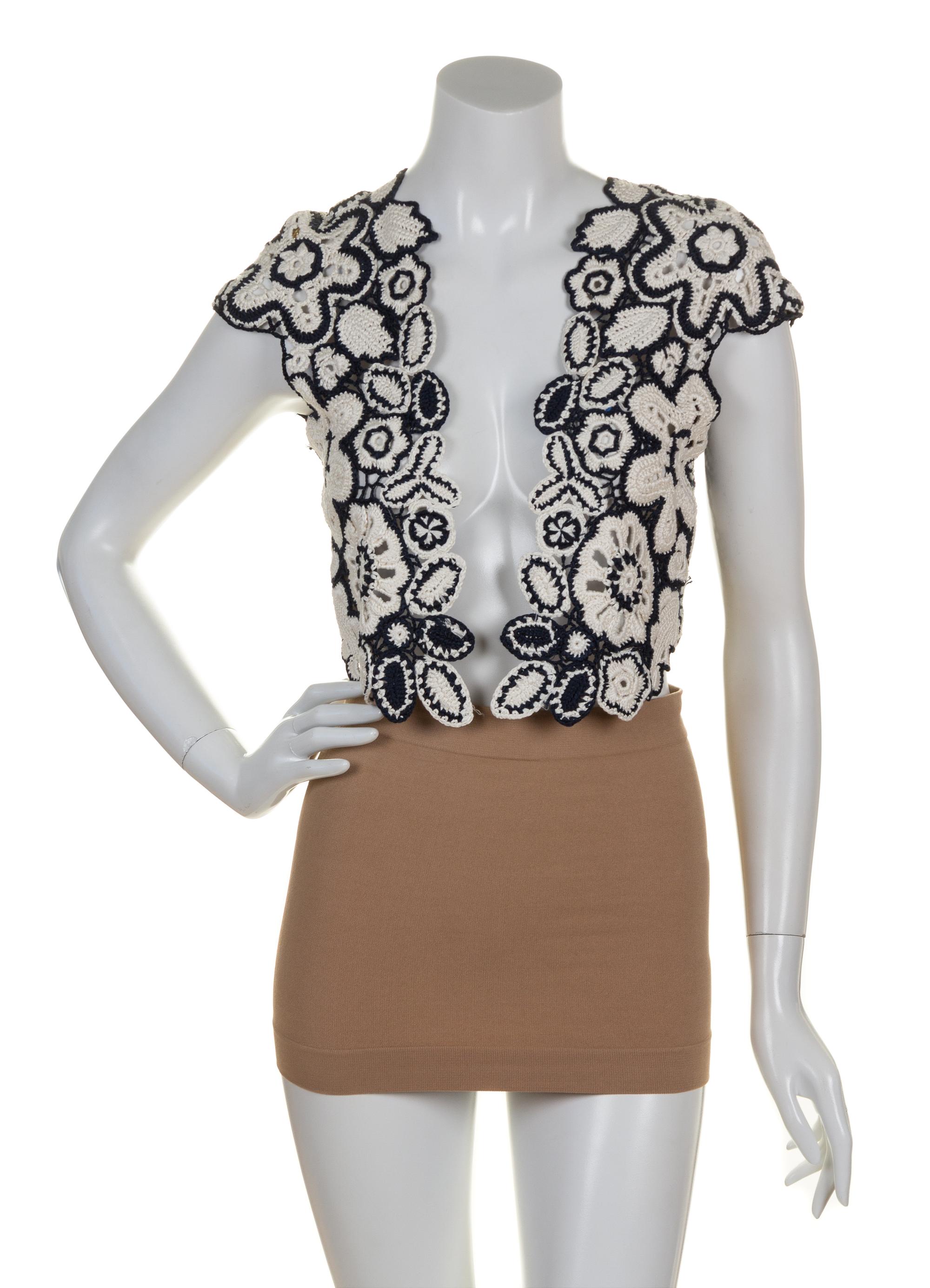 An Oscar de la Renta Tan Silk and Linen Pant Ensemble, Pant size 10, top M.
