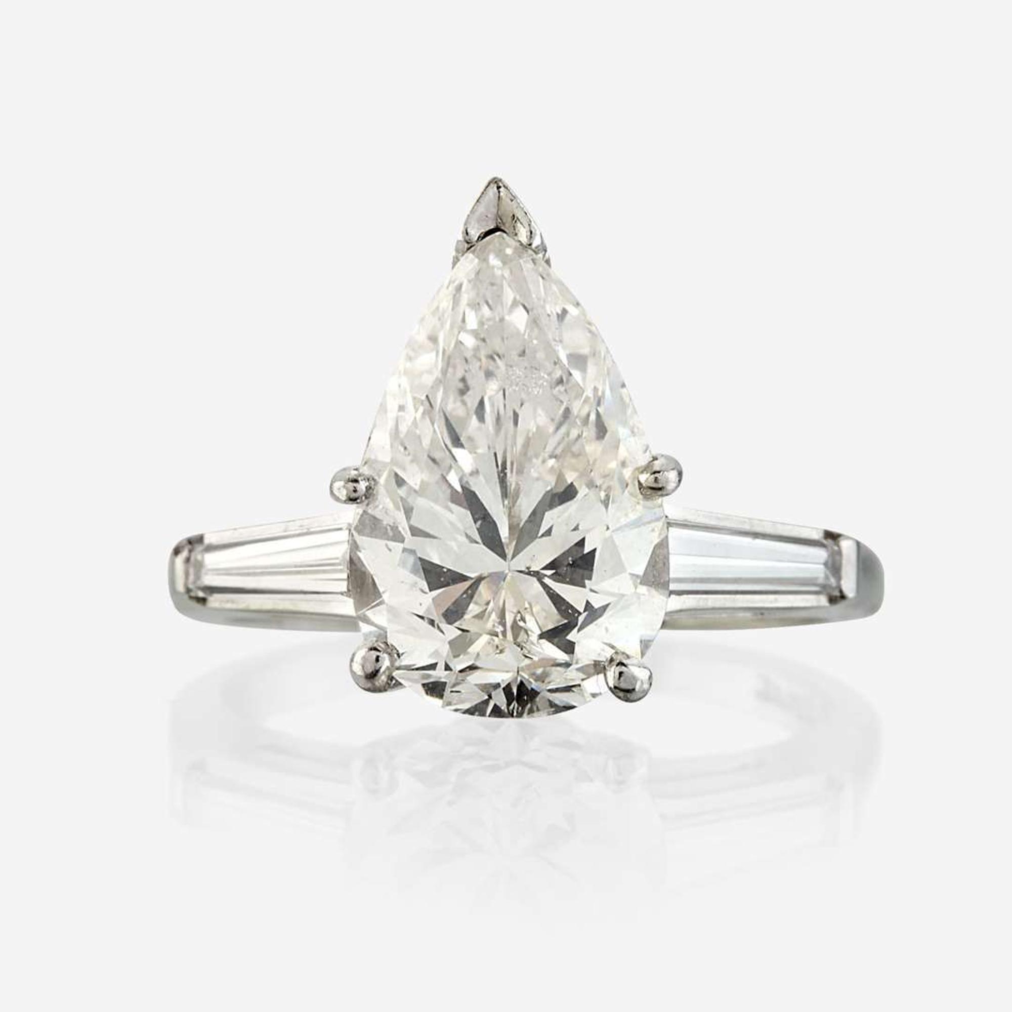 A diamond solitaire