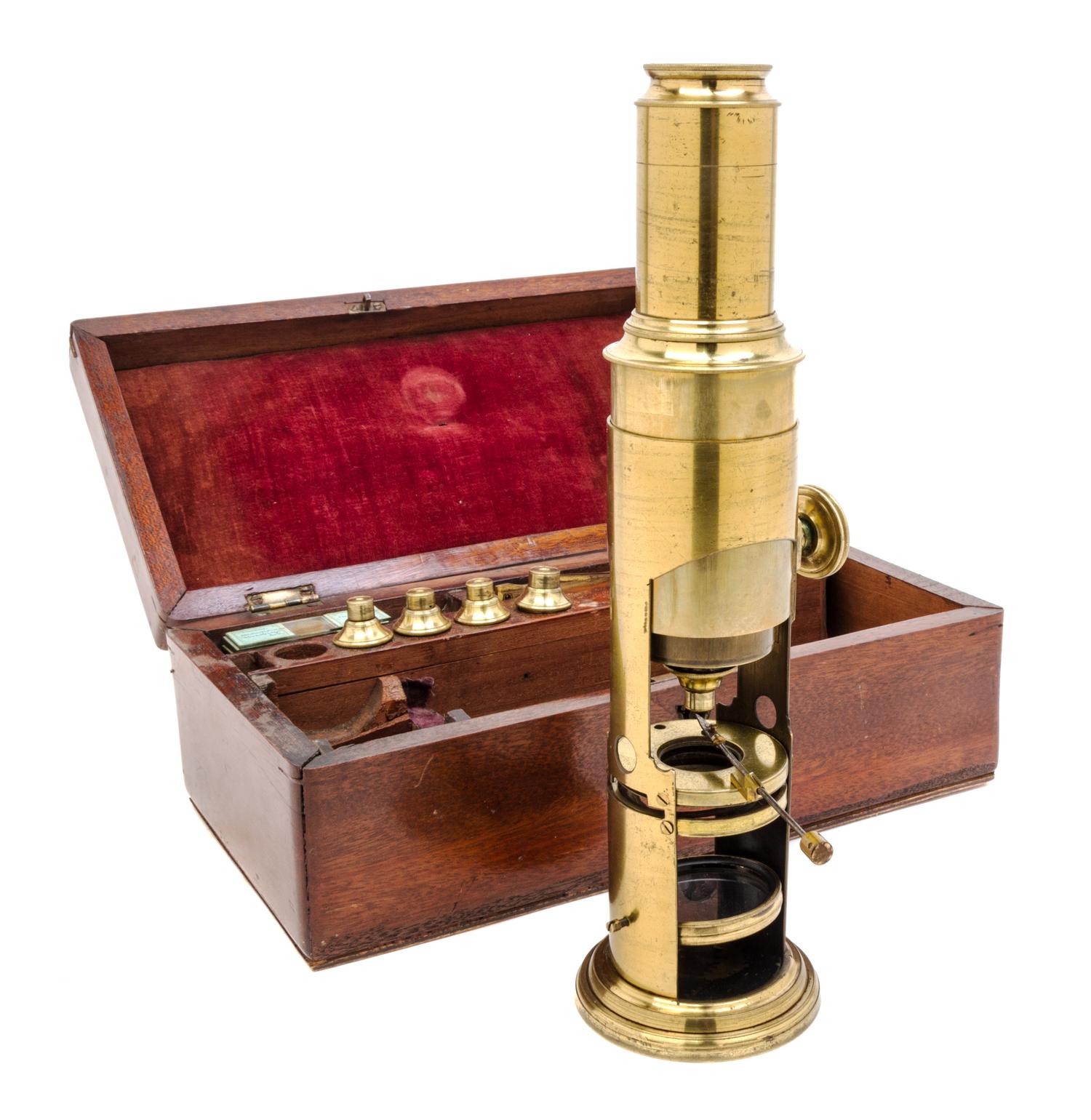 An English Brass Drum Microscope Height 10 inches. — 19TH CENTURY