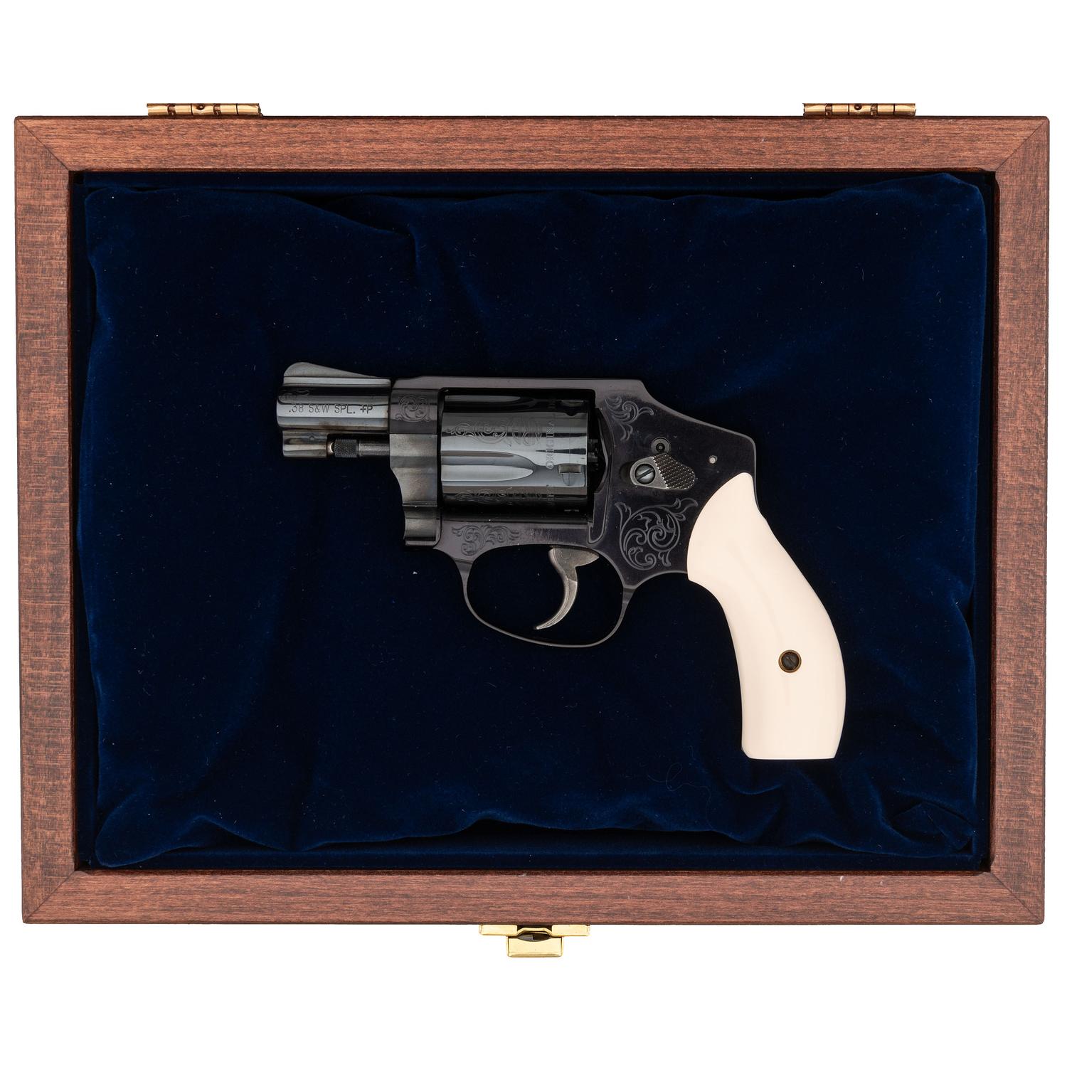 *Smith & Wesson Commemorative Women of the NRA Model 442-2 in Original Box